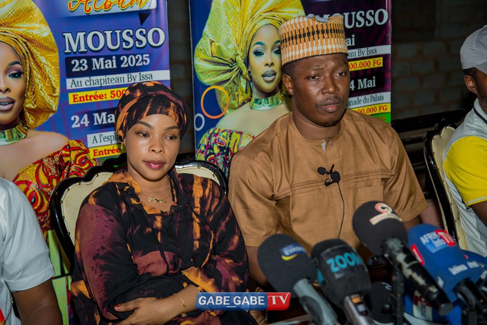 480965513_122252136218008883_3556368844854056036_n Comparée à Josey, Manamba Kanté revendique son identité : « Je suis Manamba de la Guinée »