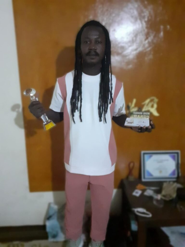 02d3d31b-c263-4265-b35b-d57fc1b66747-768x1024 AB Zion brille à l’international avec deux distinctions et un nouvel EP engagé