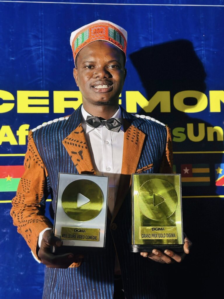 535057423_1313447003481078_8541704652503583232_n-768x1024 Iva Le Roi propulse l’humour guinéen au sommet des DIGIMA 2025