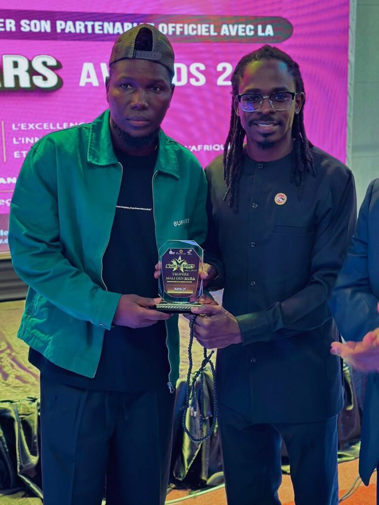 WhatsApp-Image-2025-09-27-a-22.22.41_0bd60b67-768x1024 Raya Ly honoré à la 8ème édition de la Nuit des Stars Awards