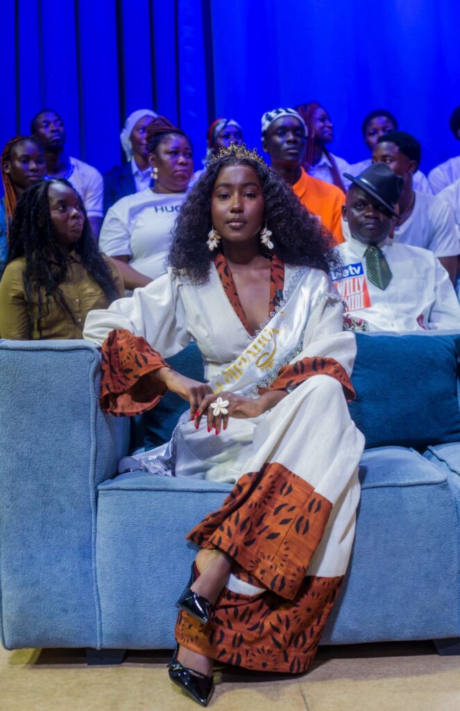 629228991_1470166491782389_1652683257650567983_n-663x1024 Youssouf Baldé, engagée dans une campagne de sensibilisation à Abidjan