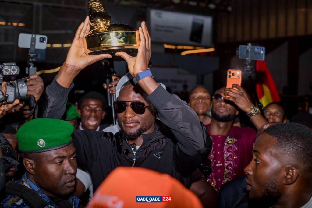 701420682_122328160538008883_7761059834751039249_n-1024x683 Guirassy de retour en Guinée avec son trophée européen : « un moment de gratitude »