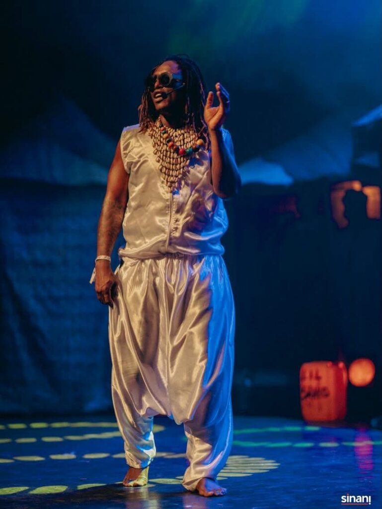 add966ce-7976-43d6-a2a0-eec91ad220d2-769x1024 Lil Saako signe un double concert mémorable au Centre culturel franco-guinéen