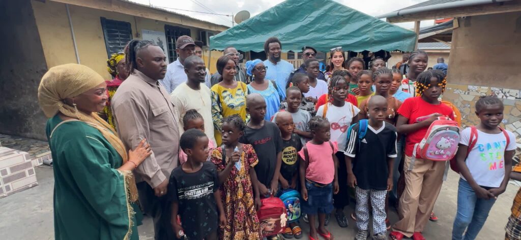 IMG_5319-1-1024x473 Rentrée scolaire : 400 enfants issus d’orphelinats bénéficient de kits scolaires à Conakry