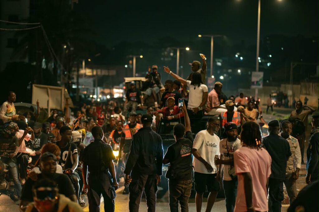 f99d62f8-8582-47d3-83c9-f9b85eea1049-1024x683 « YANFANTE » EN APPROCHE : KOURY SIMPLE RETROUVE LA GUINÉE SOUS LES OVATIONS DE SES FANS